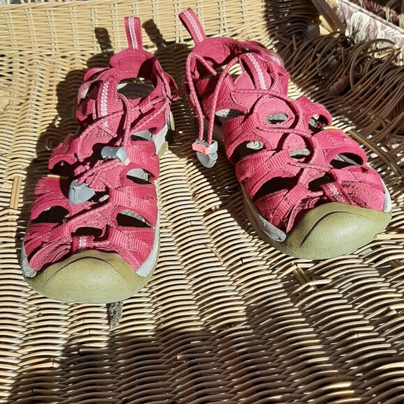 KEEN Women's Whisper Sandals Waterproof Beet Red/ Honeysuckle Size 6 - Picture 1 of 7